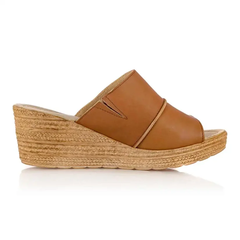 Dámske šľapky Gift Z531 hnedé