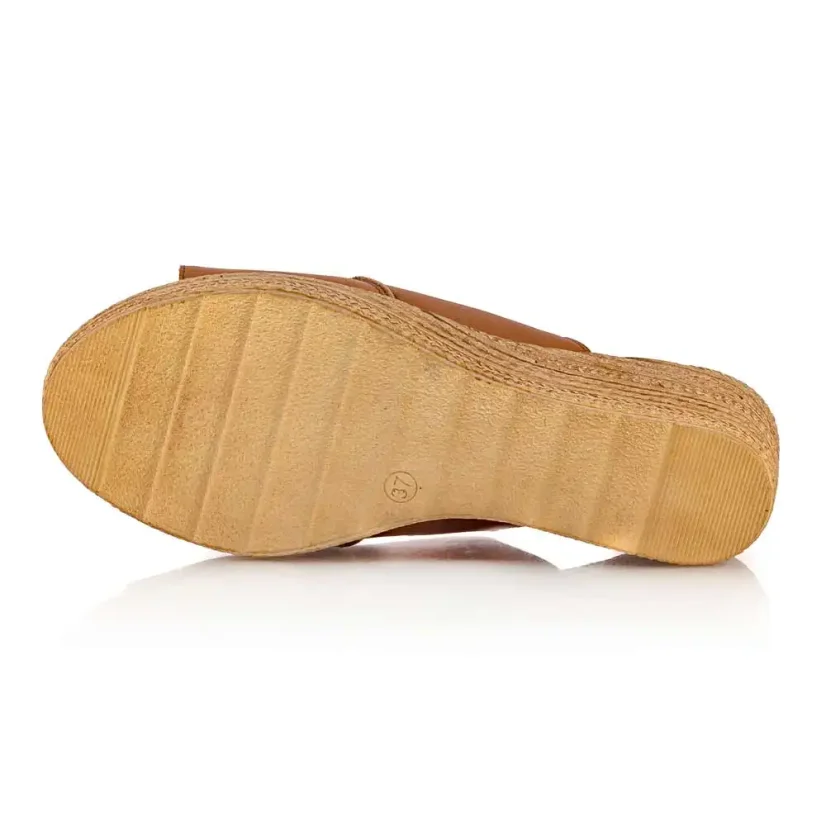 Dámske šľapky Gift Z531 hnedé