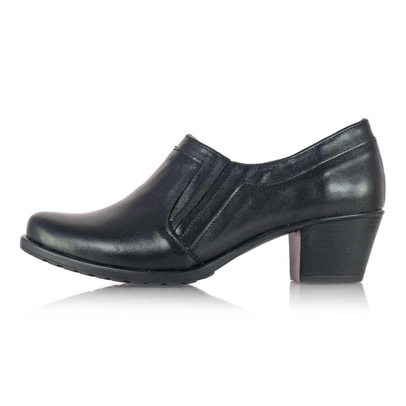 Dámske čierne kožené poltopánky Gift Z 490