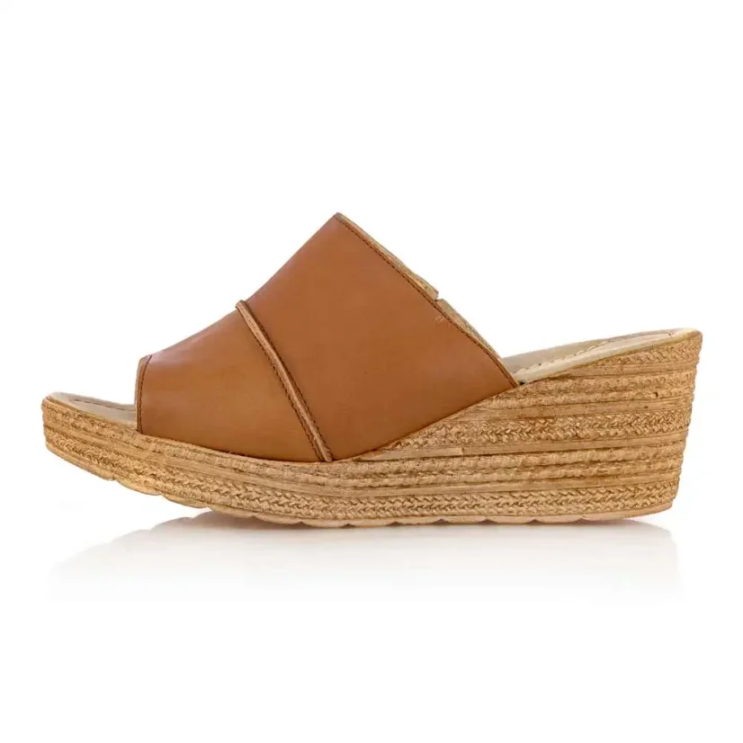 Dámske šľapky Gift Z531 hnedé